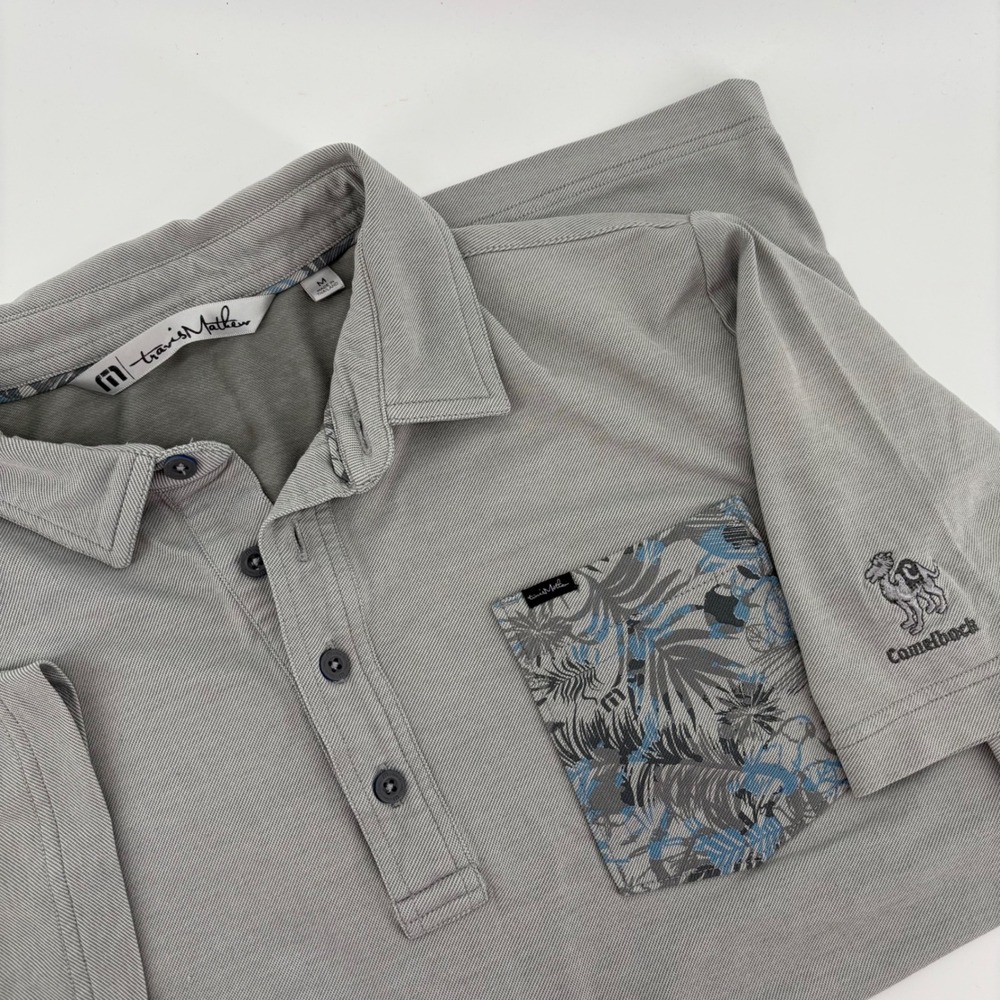 TravisMathew Polo Shirt Men M Grey Preppy Tropical Golf‎ Pocket Camelback Logo